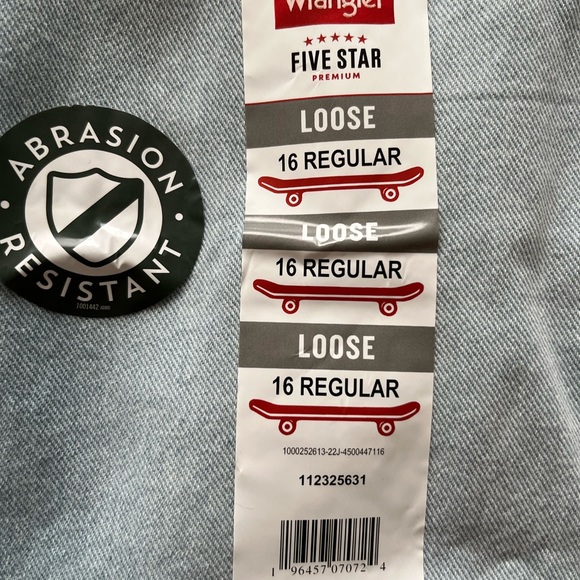 NWT! Boy’s Wrangler Loose Jeans - Picture 2 of 5